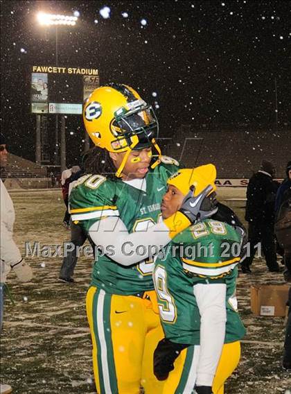 Thumbnail 1 in St. Edward vs. Wayne (OHSAA D1Final) photogallery.