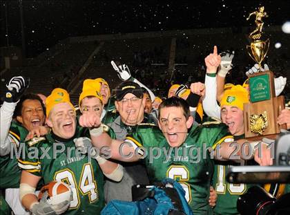 Thumbnail 3 in St. Edward vs. Wayne (OHSAA D1Final) photogallery.