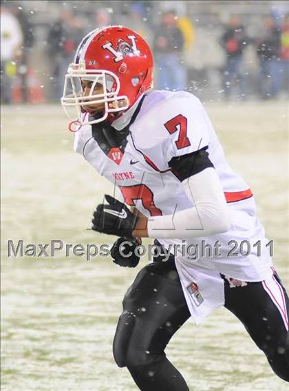 Thumbnail 1 in St. Edward vs. Wayne (OHSAA D1Final) photogallery.