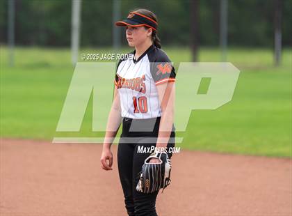 Thumbnail 1 in Kirbyville @ Warren photogallery.
