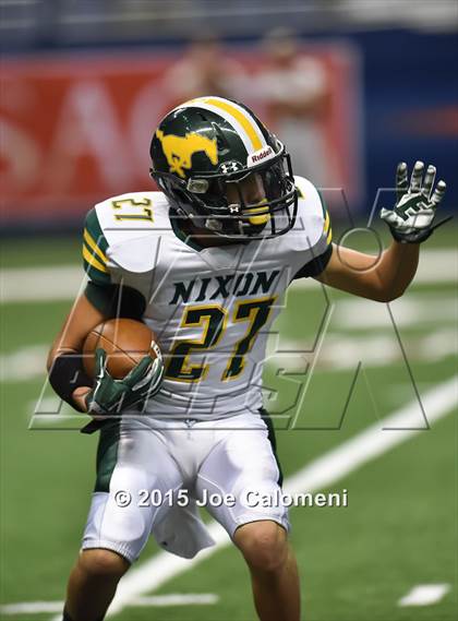 Thumbnail 2 in Victoria West Vs Nixon (UIL 5A Bi-District Playoffs) photogallery.