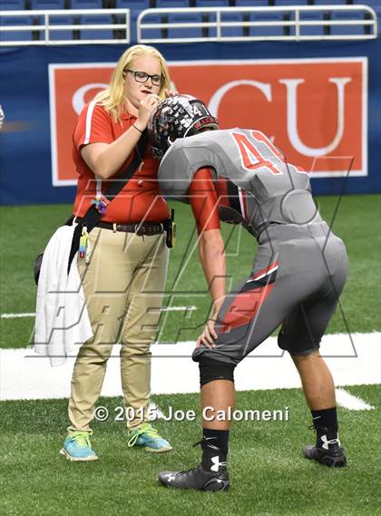 Thumbnail 2 in Victoria West Vs Nixon (UIL 5A Bi-District Playoffs) photogallery.