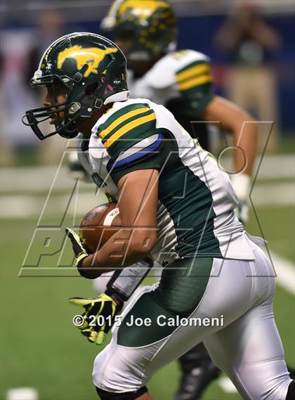 Thumbnail 2 in Victoria West Vs Nixon (UIL 5A Bi-District Playoffs) photogallery.