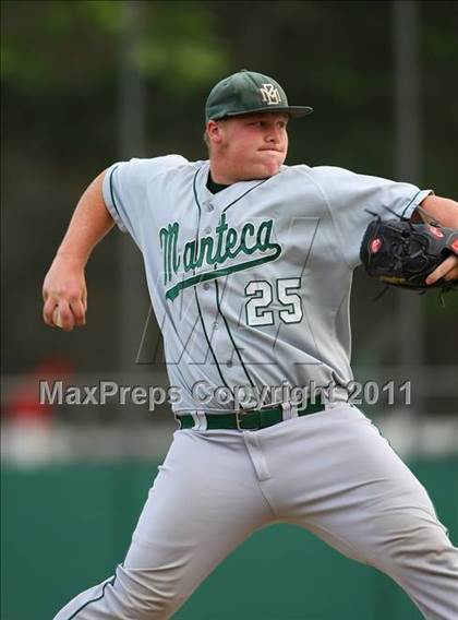 Thumbnail 3 in Manteca vs. Oakdale (CIF SJS D-4 Finals) photogallery.