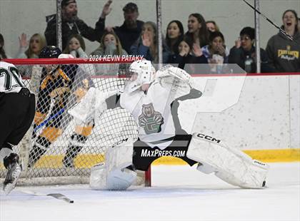 Thumbnail 3 in East Haven vs. Guilford (CIAC DII Quarterfinal) photogallery.