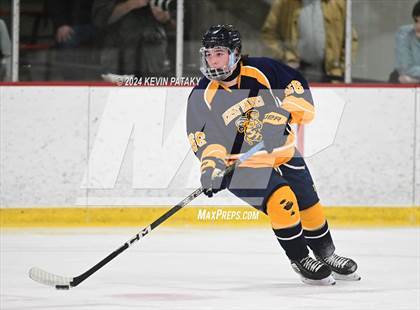 Thumbnail 3 in East Haven vs. Guilford (CIAC DII Quarterfinal) photogallery.
