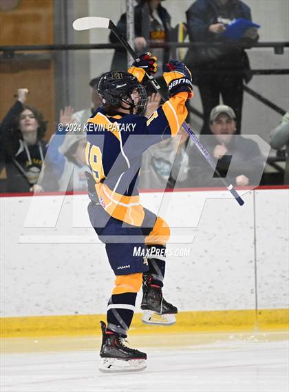 Thumbnail 3 in East Haven vs. Guilford (CIAC DII Quarterfinal) photogallery.