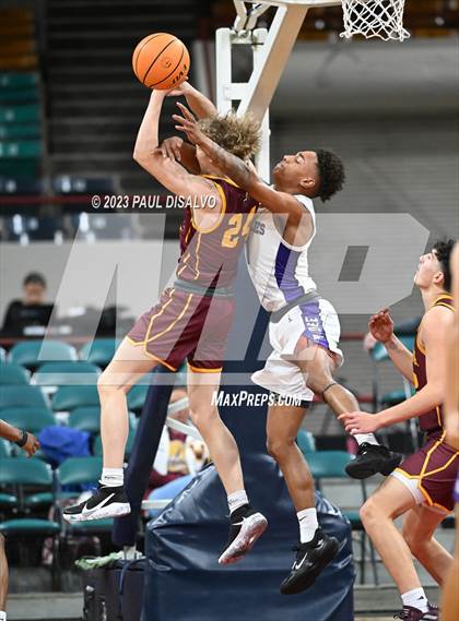 Thumbnail 1 in Mesa Ridge vs. Windsor (CHSAA 5A Final 4) photogallery.