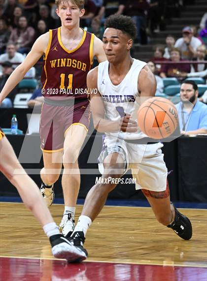 Thumbnail 2 in Mesa Ridge vs. Windsor (CHSAA 5A Final 4) photogallery.