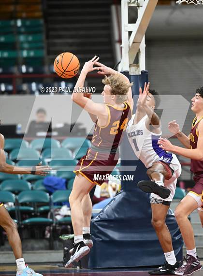 Thumbnail 3 in Mesa Ridge vs. Windsor (CHSAA 5A Final 4) photogallery.