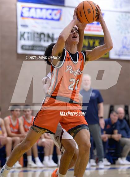 Thumbnail 3 in Weston Ranch vs. Pacifica Christian (Meet in the Middle Classic) photogallery.