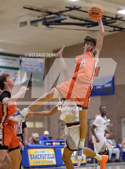 Thumbnail 3 in Weston Ranch vs. Pacifica Christian (Meet in the Middle Classic) photogallery.
