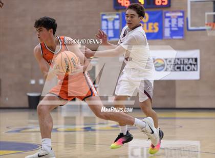 Thumbnail 2 in Weston Ranch vs. Pacifica Christian (Meet in the Middle Classic) photogallery.