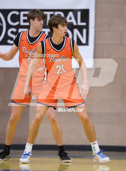 Thumbnail 3 in Weston Ranch vs. Pacifica Christian (Meet in the Middle Classic) photogallery.