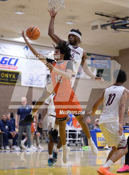 Thumbnail 1 in Weston Ranch vs. Pacifica Christian (Meet in the Middle Classic) photogallery.