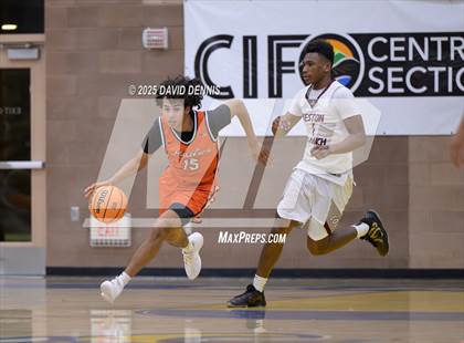 Thumbnail 1 in Weston Ranch vs. Pacifica Christian (Meet in the Middle Classic) photogallery.