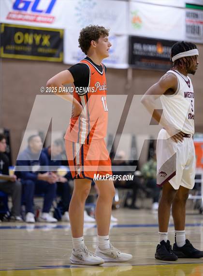 Thumbnail 3 in Weston Ranch vs. Pacifica Christian (Meet in the Middle Classic) photogallery.