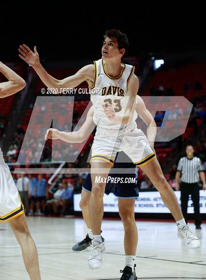Thumbnail 1 in Westlake vs. Davis (UHSAA 6A Quarterfinal) photogallery.