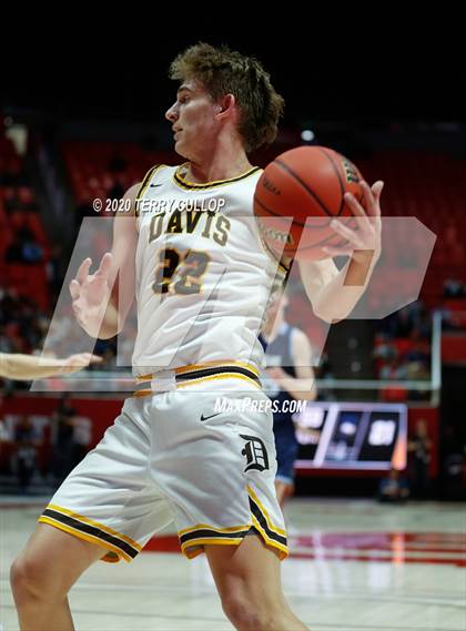 Thumbnail 3 in Westlake vs. Davis (UHSAA 6A Quarterfinal) photogallery.