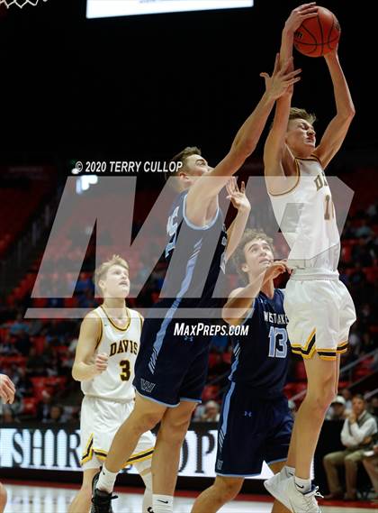 Thumbnail 2 in Westlake vs. Davis (UHSAA 6A Quarterfinal) photogallery.