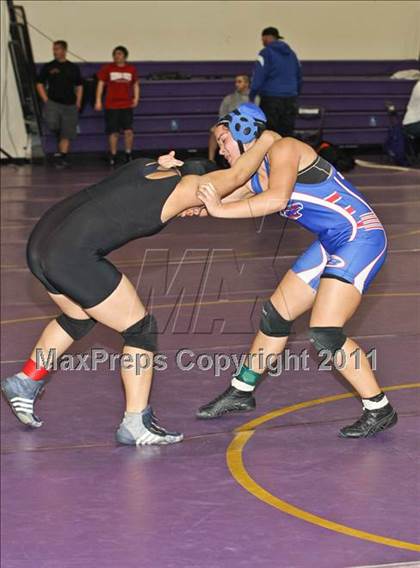 Thumbnail 3 in CIF State Girls Wrestling Championships (Consolation 1 - Round 4) photogallery.