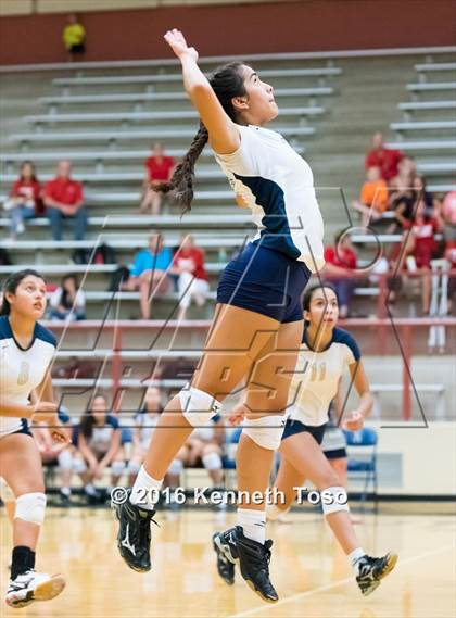 Thumbnail 2 in NB Canyon vs O'Connor photogallery.