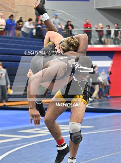Thumbnail 2 in Region 2 - 6A Championship photogallery.