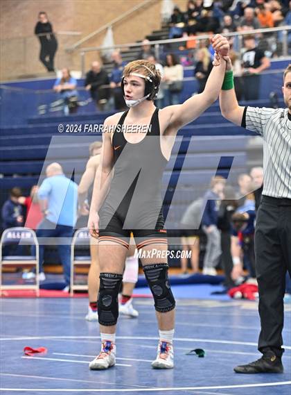Thumbnail 1 in Region 2 - 6A Championship photogallery.
