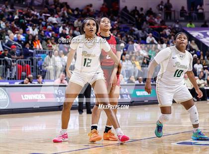 Thumbnail 2 in Grayson vs. Lowndes (GHSA 7A Semifinal) photogallery.