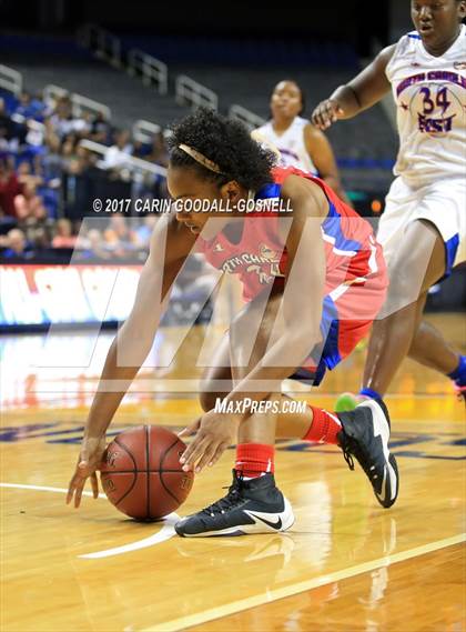 Thumbnail 3 in NCCA East vs. West All-Star Basketball photogallery.