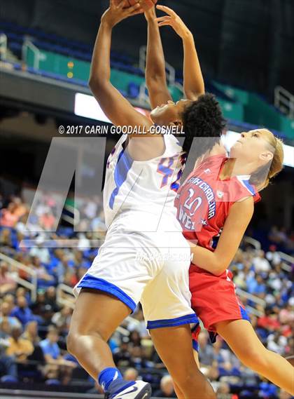 Thumbnail 3 in NCCA East vs. West All-Star Basketball photogallery.