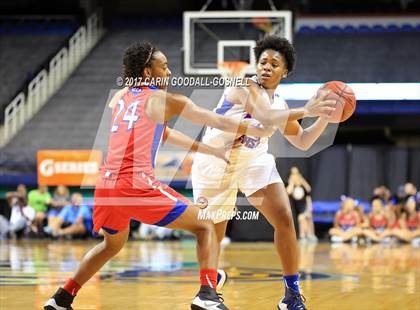 Thumbnail 1 in NCCA East vs. West All-Star Basketball photogallery.