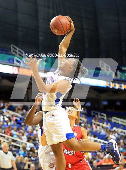 Thumbnail 2 in NCCA East vs. West All-Star Basketball photogallery.
