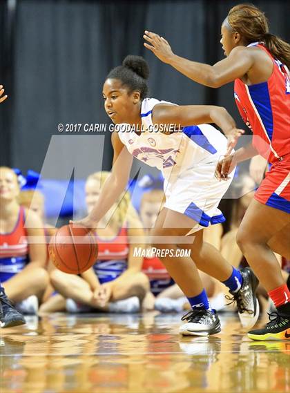 Thumbnail 2 in NCCA East vs. West All-Star Basketball photogallery.