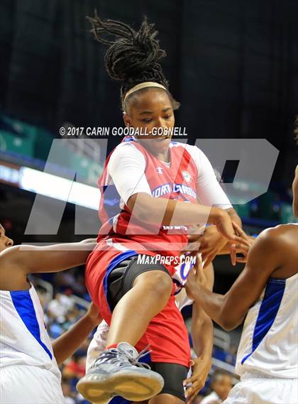 Thumbnail 2 in NCCA East vs. West All-Star Basketball photogallery.