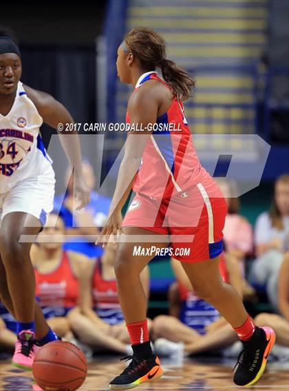 Thumbnail 1 in NCCA East vs. West All-Star Basketball photogallery.