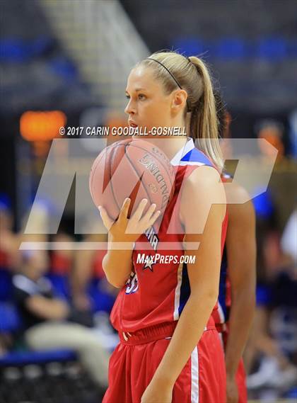 Thumbnail 1 in NCCA East vs. West All-Star Basketball photogallery.
