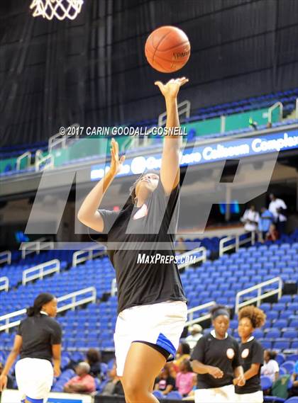 Thumbnail 2 in NCCA East vs. West All-Star Basketball photogallery.