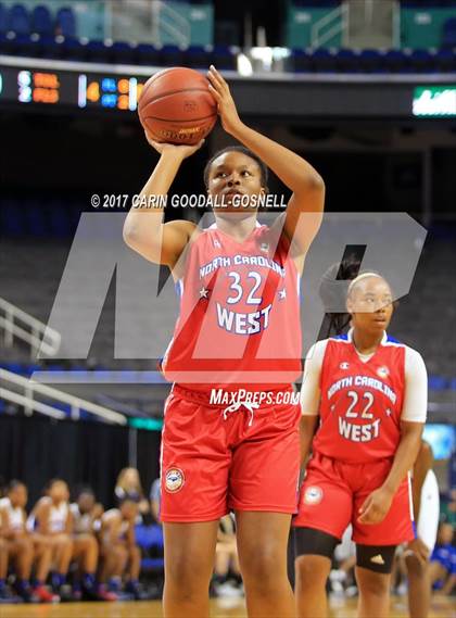 Thumbnail 2 in NCCA East vs. West All-Star Basketball photogallery.