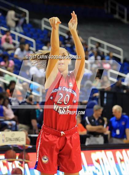 Thumbnail 1 in NCCA East vs. West All-Star Basketball photogallery.