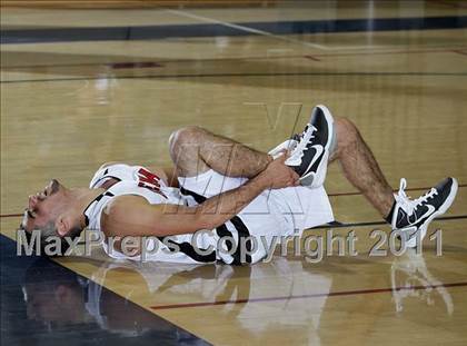 Thumbnail 2 in Canyon vs. Glendale (Burbank Tip-off Classic) photogallery.
