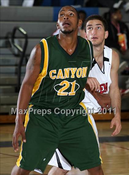 Thumbnail 3 in Canyon vs. Glendale (Burbank Tip-off Classic) photogallery.