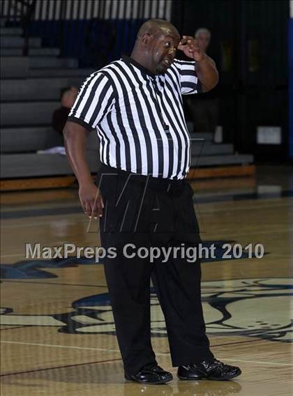 Thumbnail 1 in Canyon vs. Glendale (Burbank Tip-off Classic) photogallery.