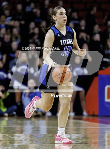 Thumbnail 2 in Bellevue West vs. Papillion-LaVista South (NSAA Class A Quarterfinal) photogallery.