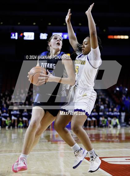 Thumbnail 1 in Bellevue West vs. Papillion-LaVista South (NSAA Class A Quarterfinal) photogallery.