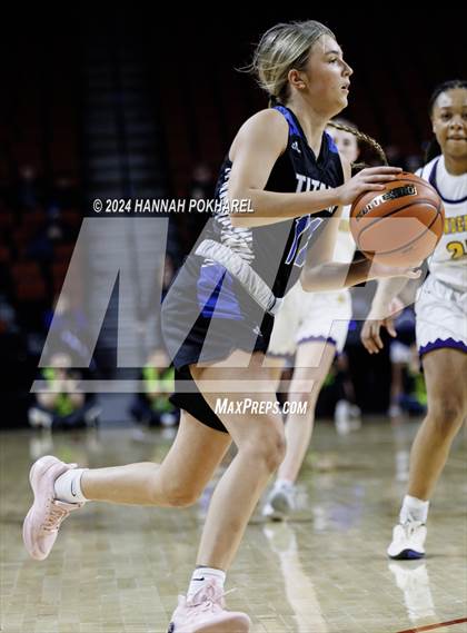 Thumbnail 2 in Bellevue West vs. Papillion-LaVista South (NSAA Class A Quarterfinal) photogallery.