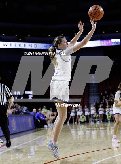 Thumbnail 1 in Bellevue West vs. Papillion-LaVista South (NSAA Class A Quarterfinal) photogallery.