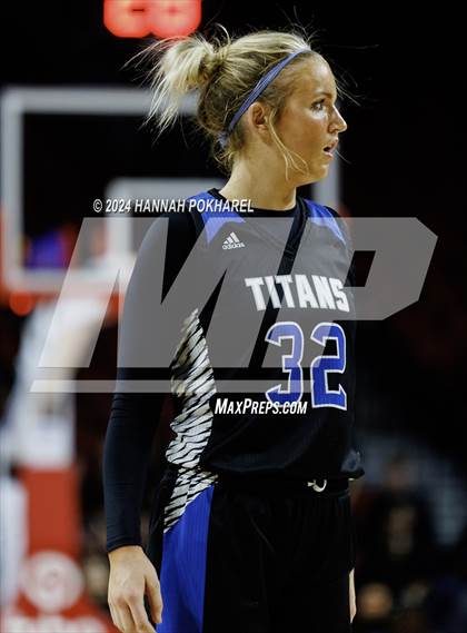 Thumbnail 3 in Bellevue West vs. Papillion-LaVista South (NSAA Class A Quarterfinal) photogallery.