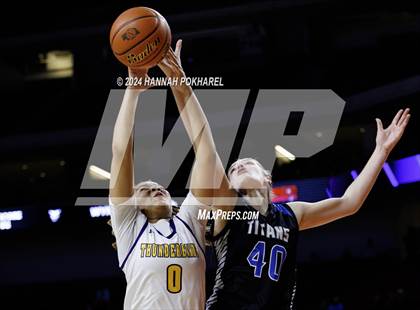Thumbnail 1 in Bellevue West vs. Papillion-LaVista South (NSAA Class A Quarterfinal) photogallery.
