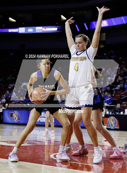 Thumbnail 2 in Bellevue West vs. Papillion-LaVista South (NSAA Class A Quarterfinal) photogallery.